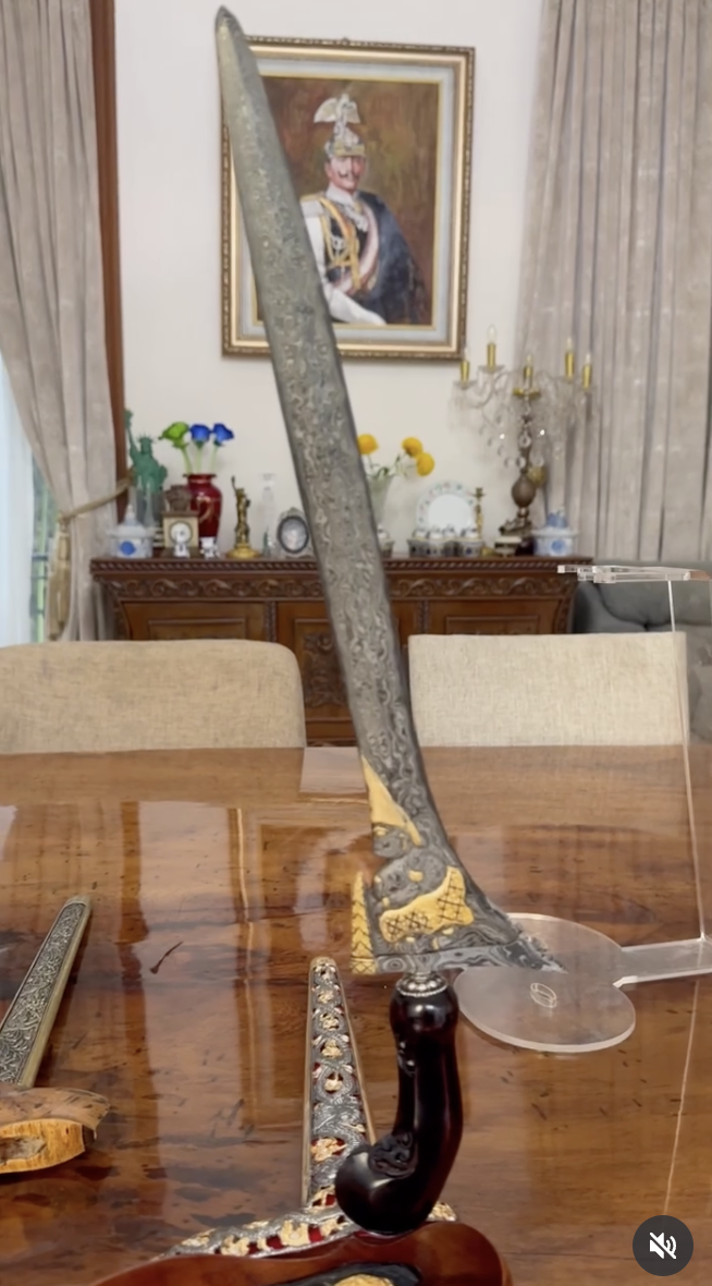 Keris milik Menteri Keuanga Purbaya Yudhi Sadewa. (Instagram)